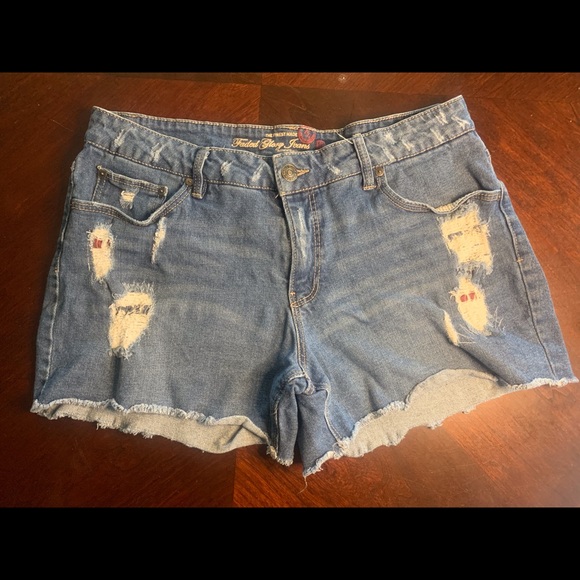 Faded Glory, American flag distressed denim shorts! Size 16. - Picture 1 of 2